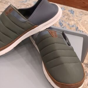 Reef Men's Green and Gray Slip-On Loafers